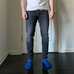 Express men’s distressed skinny jean in washed black size 31x34